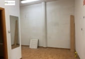 Local comercial en venta con 211m² en León, en la zona de Ventas, Avenida de Mariano Andrés foto