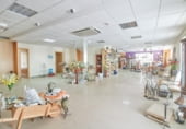 309m² commercial premises for sale in Cullera, Calle de Joanot Martorell photo