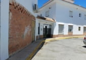 Local comercial en venta con 53m² en Sanlúcar la Mayor, Calle Apóstol San Pedro foto