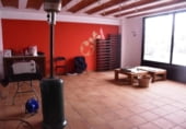 304m² commercial premises for sale in Arens de Lledó, Avenida Cataluña photo