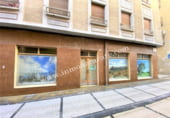 85m² commercial premises for sale in Estella, Calle Cotarro photo