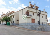 Local comercial en venta con 117m² en Venturada, Calle Venta foto