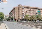 Local comercial en venta con 46m² en Granada, en la zona de Barrio de San Antón, Calle Pintor Zuloaga foto