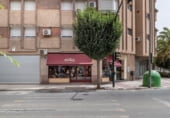 Local comercial en venta con 46m² en Granada, Calle de los Juncos foto