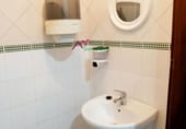 83m² commercial premises for sale in Ubrique, Calle San Sebastián photo