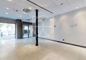 160m² commercial premises for sale in Madrid, in the area of Jerónimos, Calle de Felipe IV photo