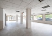 145m² commercial premises for sale in Granada, Avenida de Cádiz photo