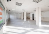 145m² commercial premises for sale in Granada, Calle Gonzalo Jiménez Quesada photo