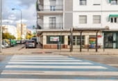 Local comercial en venta con 145m² en Granada, en la zona de Los Vergeles, Avenida Pablo Picasso foto
