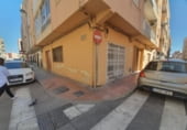 Local comercial
en venda
amb 146m² a Almeria, Calle Jaul foto