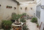 Local comercial en venta con 230m² en Novelda, Calle Joanot Martorell foto