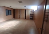 360m² offices for sale in Sahagún, Avenida Fernando de Castro photo