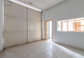180m² commercial premises for sale in A Coruña, Ronda Camilo José Cela photo