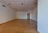 Local comercial
en venda
amb 358m² a Parla, calle de la osa mayor, 28983 foto