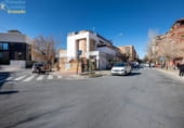 Local comercial en venta con 268m² en Granada, en la zona de Los Vergeles, Calle Violetas foto