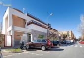 Local comercial en venta con 268m² en Granada, en la zona de Los Vergeles, Calle Violetas foto