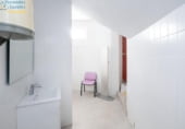 Local comercial en venta con 268m² en Granada, en la zona de Los Vergeles, Calle Violetas foto