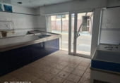 36m² fruit shop for sale in Cornellà de Llobregat, Avinguda del Parc photo
