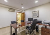 Oficina en venta con 140m² en Granada, en la zona de Doctores, Avenida del Doctor Olóriz foto