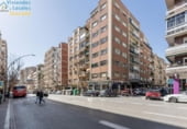 140m² office for sale in Granada, in the area of Doctors, Calle Doctor Pareja Yébenes photo