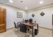 140m² office for sale in Granada, in the area of Doctors, Calle Doctor Pareja Yébenes photo