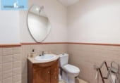 140m² office for sale in Granada, in the area of San Lázaro, Calle Doctor Muñoz Fernández photo