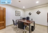 140m² office for sale in Granada, in the area of San Lázaro, Calle Doctor Muñoz Fernández photo