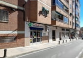 165m² locaux commerciaux pour vente à Cáceres, dans le quartier de Saint Jean, Plaza San Juan photo