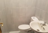 Local comercial en venta con 260m² en La Robla, Calle José B foto