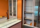 19m² commercial premises for sale in Cornellà de Llobregat, Carrer de la Miranda photo