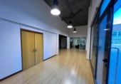 Local comercial en venta con 126m² en Sabadell, Carrer de Balmes foto