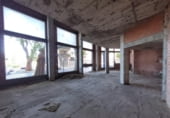 Local comercial en venta con 271m² en Figueras, Carrer Verdera foto