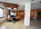 445m² commercial premises for sale in Ponferrada, Avenida Reyes Católicos photo
