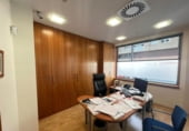 445m² commercial premises for sale in Ponferrada, Avenida Reyes Católicos photo