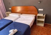 Hotel en venta con 675m² en Tarifa, Calle Batalla del Salado foto