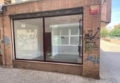 80m² locaux commerciaux pour vente à Palencia, Calle Eras del Bosque photo
