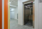 Local comercial en venta con 100m² en Manresa, en la zona de Poble Nou, Carrer de Mossèn Serapi Farré foto
