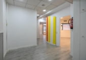 Local comercial en venta con 100m² en Manresa, en la zona de Poble Nou, Carrer de Mossèn Serapi Farré foto