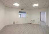 Local comercial en venta con 100m² en Manresa, en la zona de Poble Nou, Carrer de Mossèn Serapi Farré foto