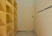 321m² commercial premises for sale in Madrid, in the area of Villaverde Alto, Calle de San Dalmacio photo