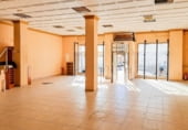 Local comercial en venta con 301m² en Rincón de la Victoria, Calle Bergantín foto
