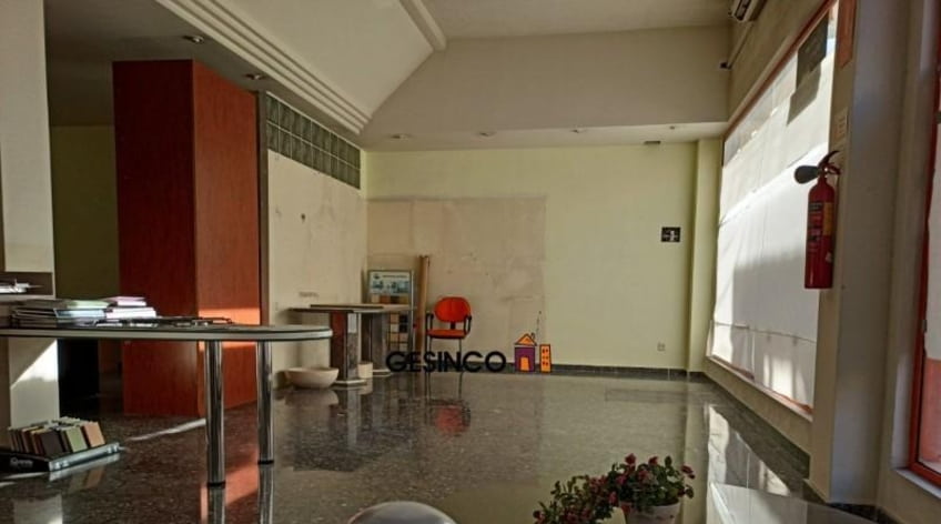 Local comercial