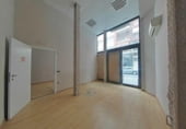 Local comercial en venta con 421m² en Tarragona, Carrer Manuel de Falla foto