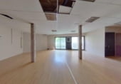 Local comercial en venta con 421m² en Tarragona, Carrer Manuel de Falla foto