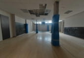 Local comercial en venta con 421m² en Tarragona, Carrer Manuel de Falla foto