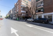 45m² commercial premises for sale in Granada, Calle San Isidoro photo