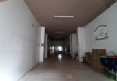 220m² commercial premises for sale in Casar de Cáceres, Calle Larga Baja photo