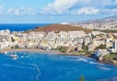 Local comercial en venta con 2300m² en Los Cristianos, Calle La Calera foto