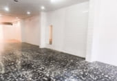 Local comercial en venta con 248m² en Sabadell, Carrer de Latorre foto