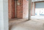 86m² commercial premises for sale in Olesa de Montserrat, Carrer de Lluís Puigjaner photo